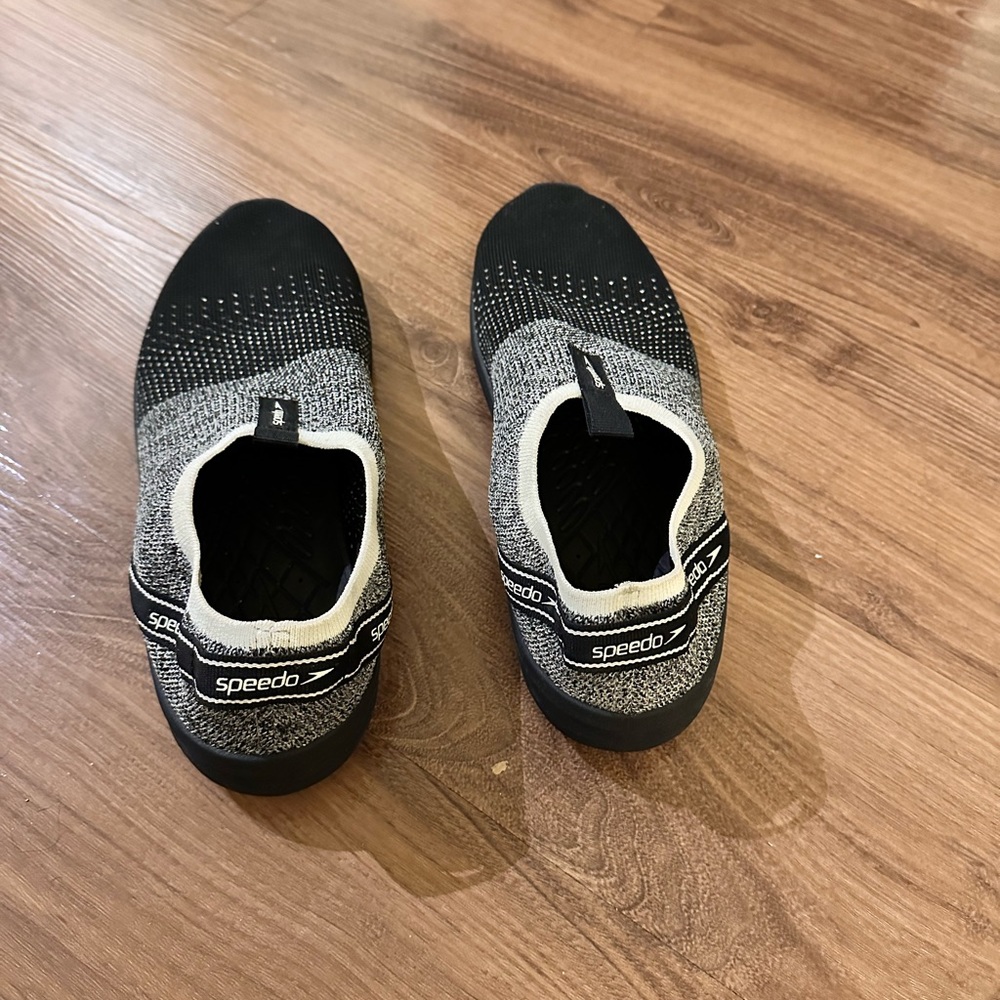 Speedo water shoes for Man